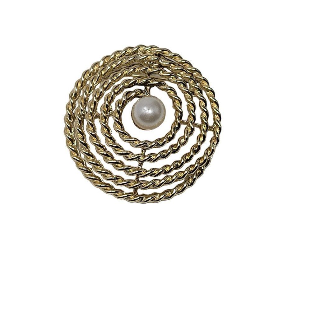 Vintage 80s Gold Tone Rope Spiral Circle Faux Pearl‎ Center Brooch Pin Pendant
